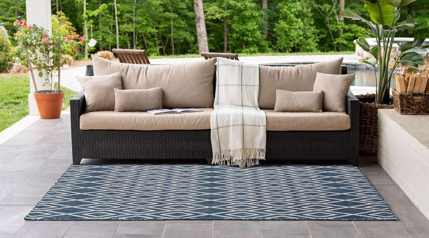 Jill Zarin Outdoor Collection Area Rug - Turks and Caicos (5' 3" x 8' Rectangle Blue/Ivory)