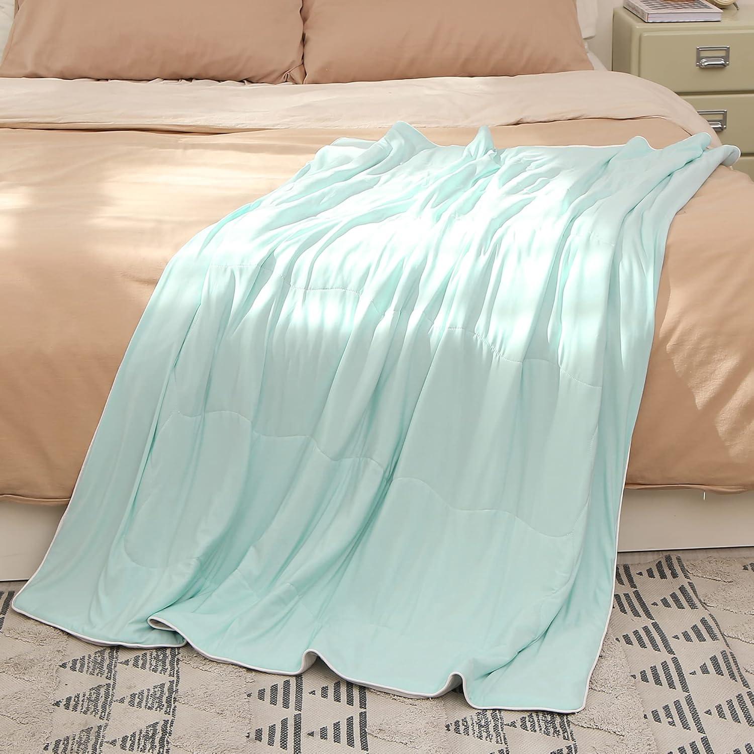 Catalonia Reversible Cooling Blanket, Lightweight Summer Comforter for Hot Sleepers, Silky Soft Summer Duvet Throw Size, 50 x 60 inches, Soft Breathable