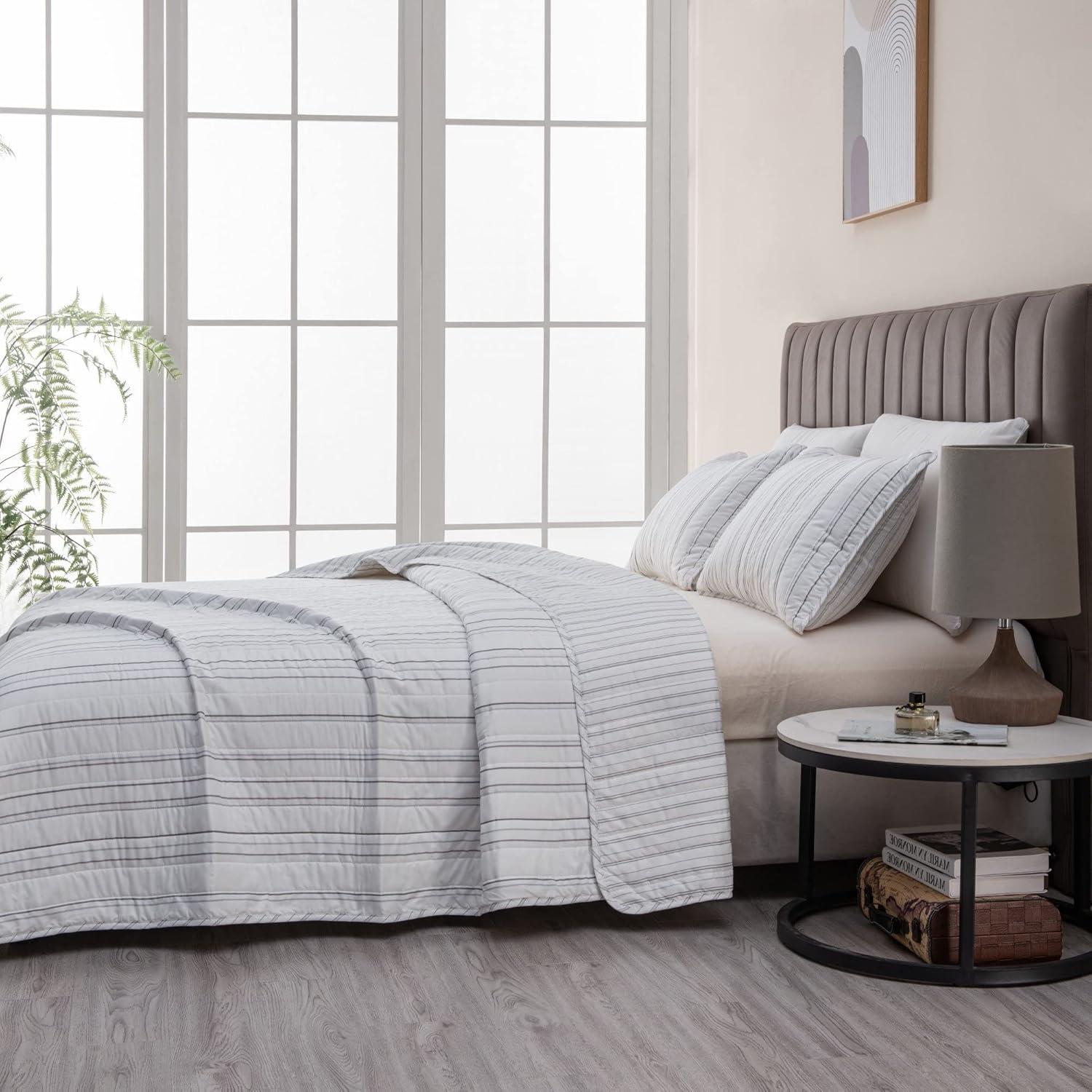 Gray Full Reversible Microfiber Quilt Set with Shams