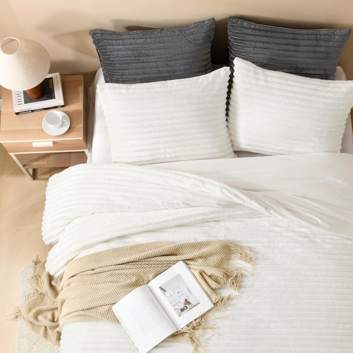 Andency Fluffy Queen Comforter Set, Super Soft White Comforters Queen Size, Winter Warm Fleece Faux Fur Bedding Set, Luxury Plush Fuzzy Bed Set 3 Pieces (1 Shaggy Comforter, 2 Pillowcases)