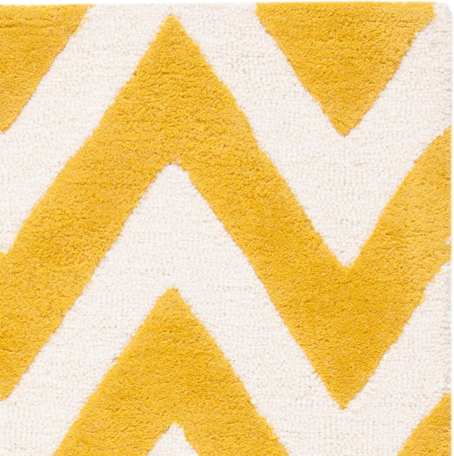 SAFAVIEH Cambridge Kaitlyn Zig Zag Stripes Wool Area Rug, Gold/Ivory, 8' x 8' Square