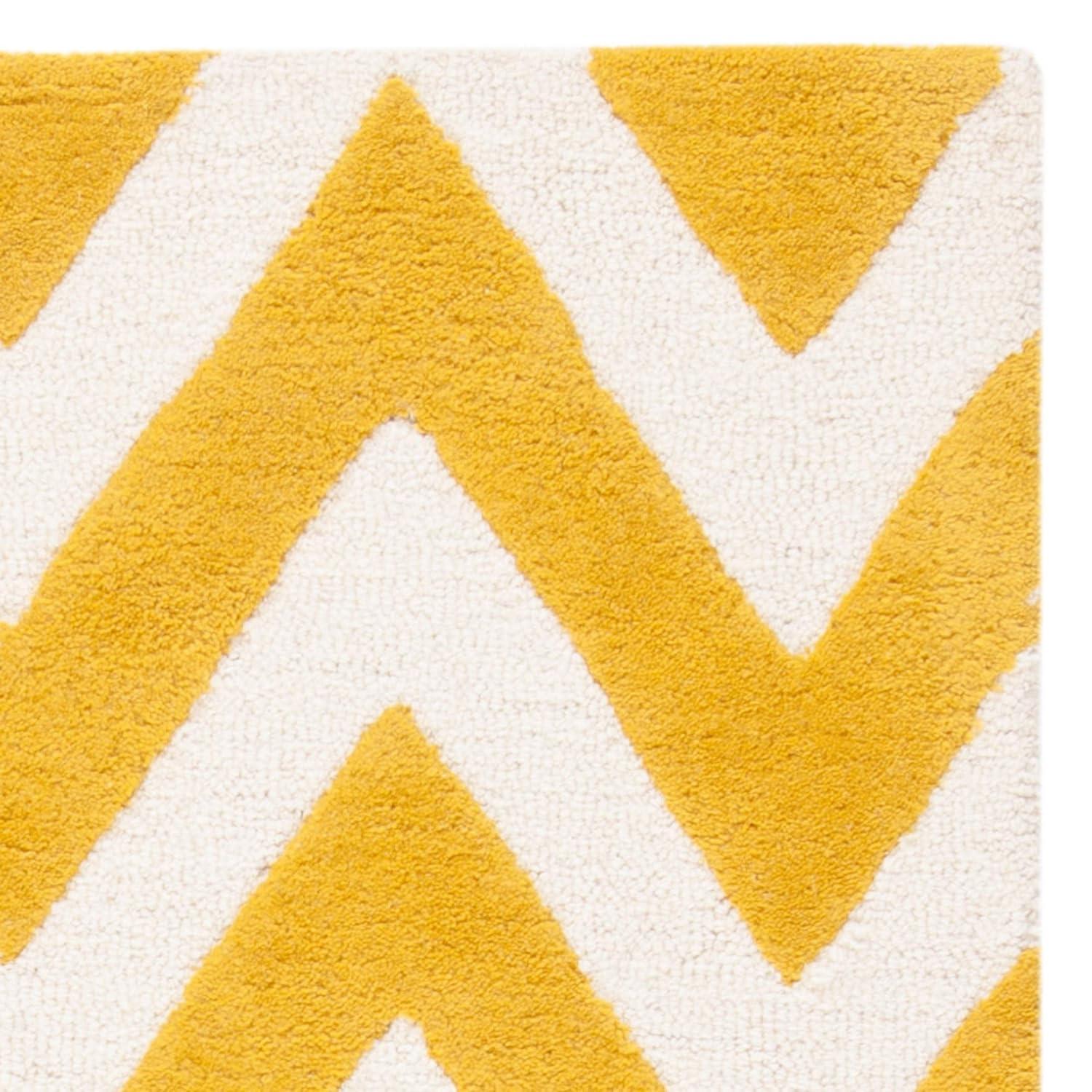 SAFAVIEH Cambridge Kaitlyn Zig Zag Stripes Wool Area Rug, Gold/Ivory, 3' x 5'