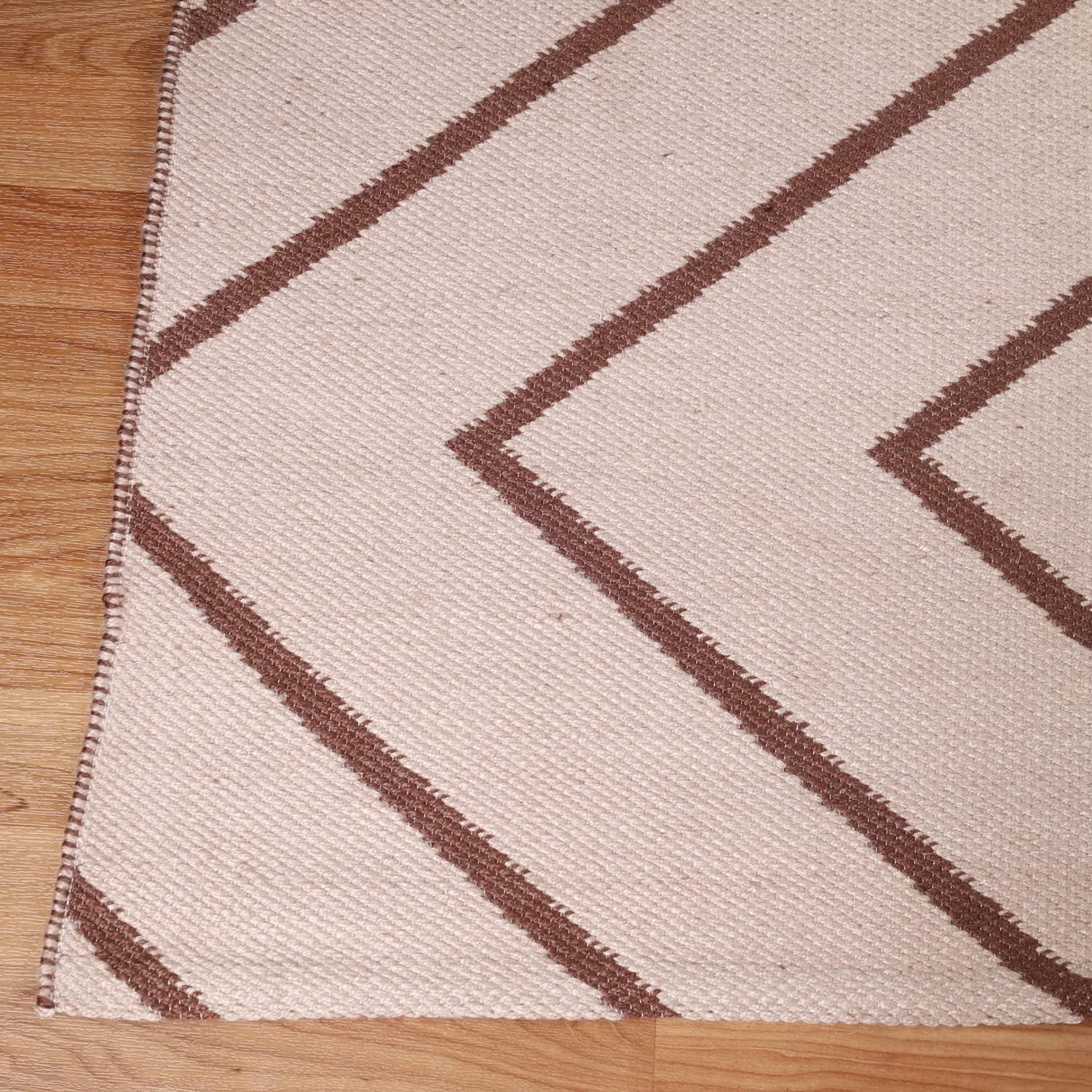Kent Modern Chevron Zig-Zag Indoor/ Outdoor Area Rug By Haus & Home Beige