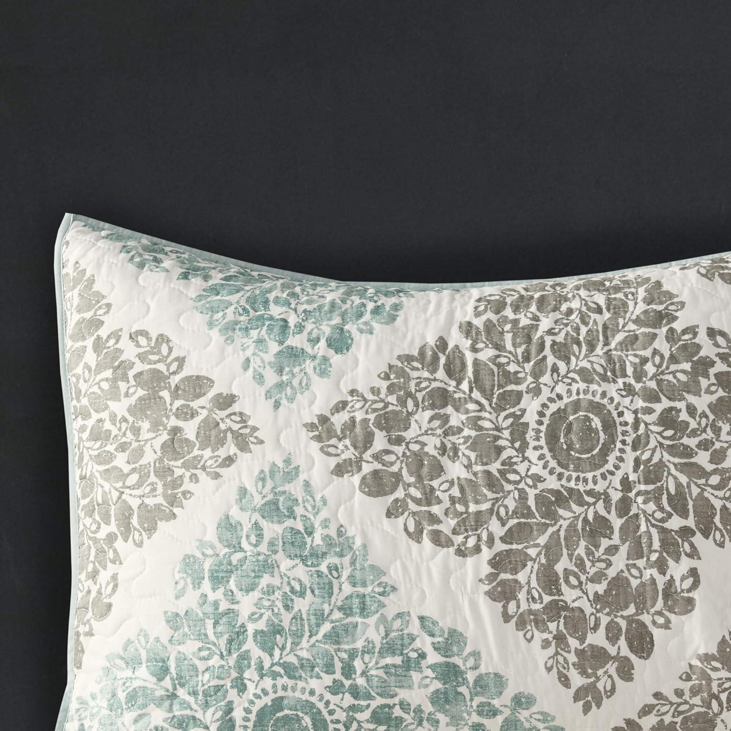 Madison Park 6 Piece Printed Quilt Set with Throw Pillows