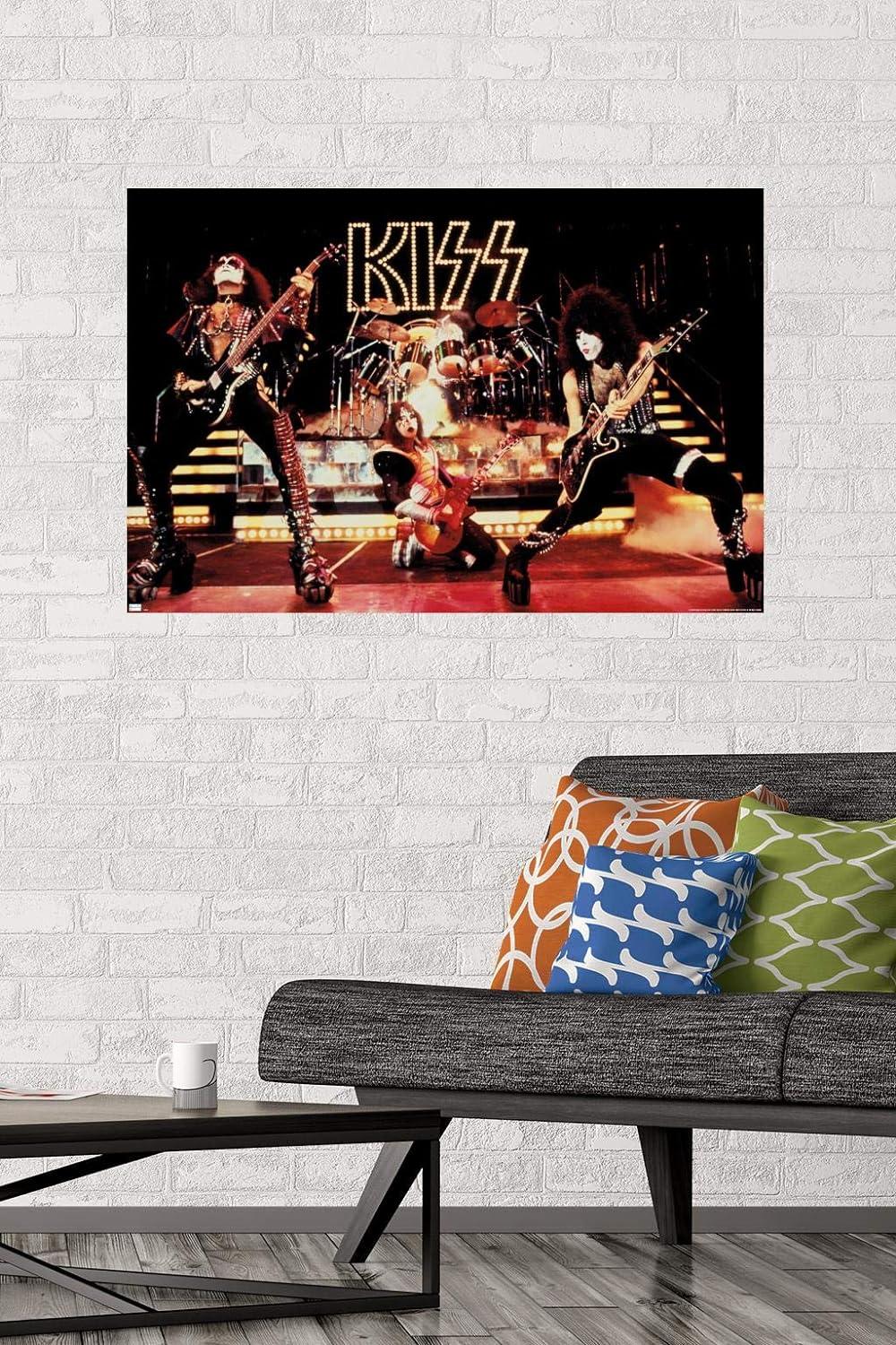 Kiss - Live Show Wall Poster, 22.375" x 34"