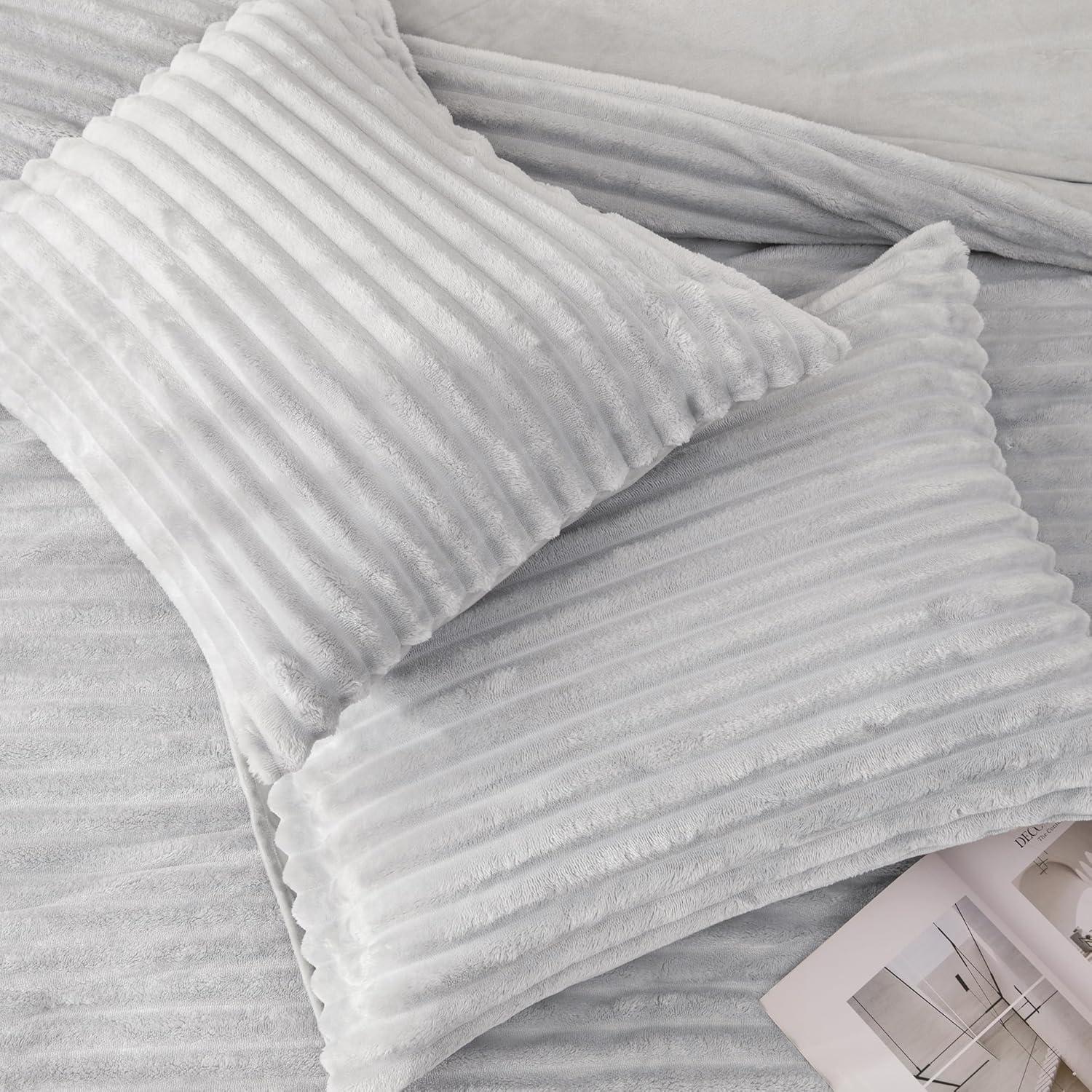 Andency King Size Comforter Set, Light Grey Soft Fluffy Comforter Set King Size, Winter Warm Fleece Faux Fur Bedding Set, Luxury Plush Fuzzy Bed Set 3 Pieces (1 Shaggy Comforter, 2 Pillowcases)