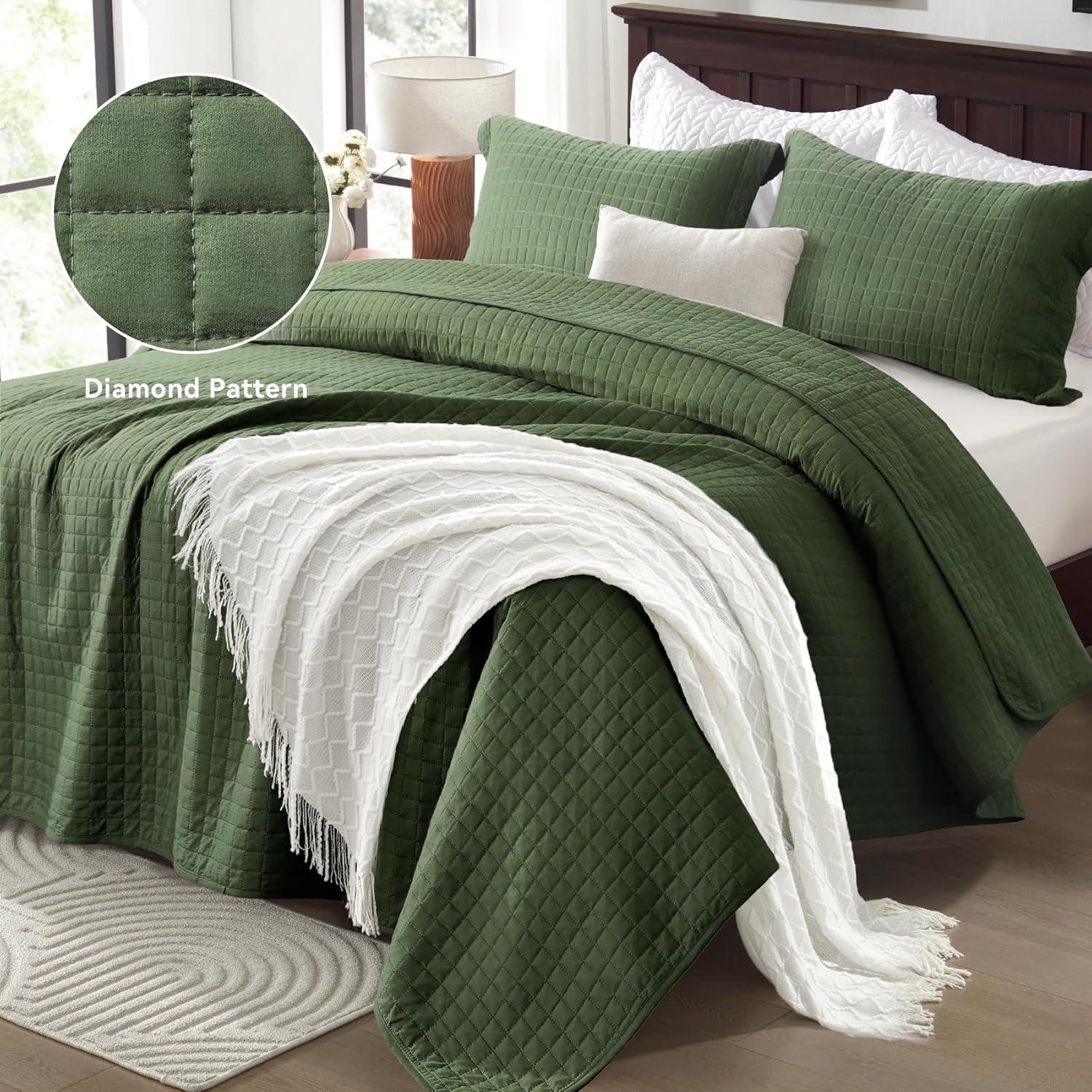 SunStyle Home Olive Green Quilt, Queen Size Quilt Set Lightweight Blanket Bedspread Full Soft Reversible Coverlet All Season 3pcs Army Green Square Quilted Bedding Sets with 2 Pillow Shams(90"x96")