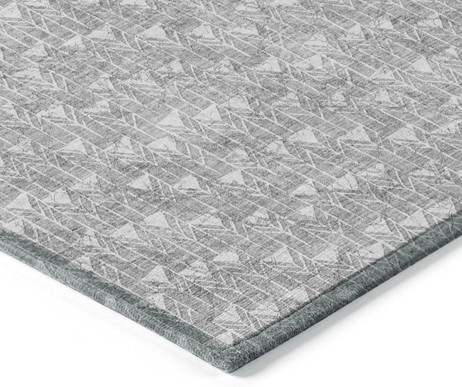 Gray Geometric Machine-Washable Rectangular Area Rug