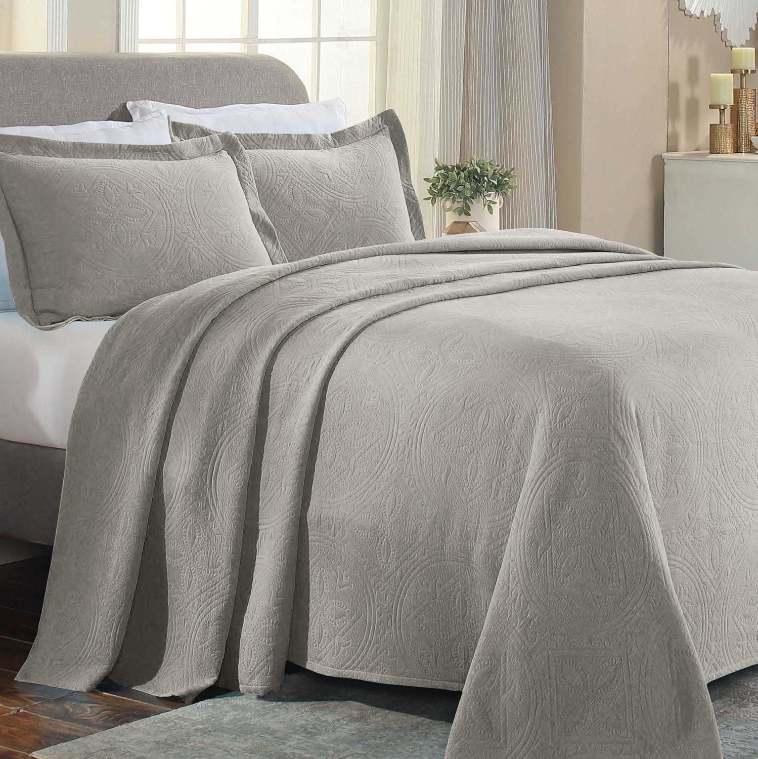 Celtic Circles King White Cotton Bedspread and Pillow Shams Set