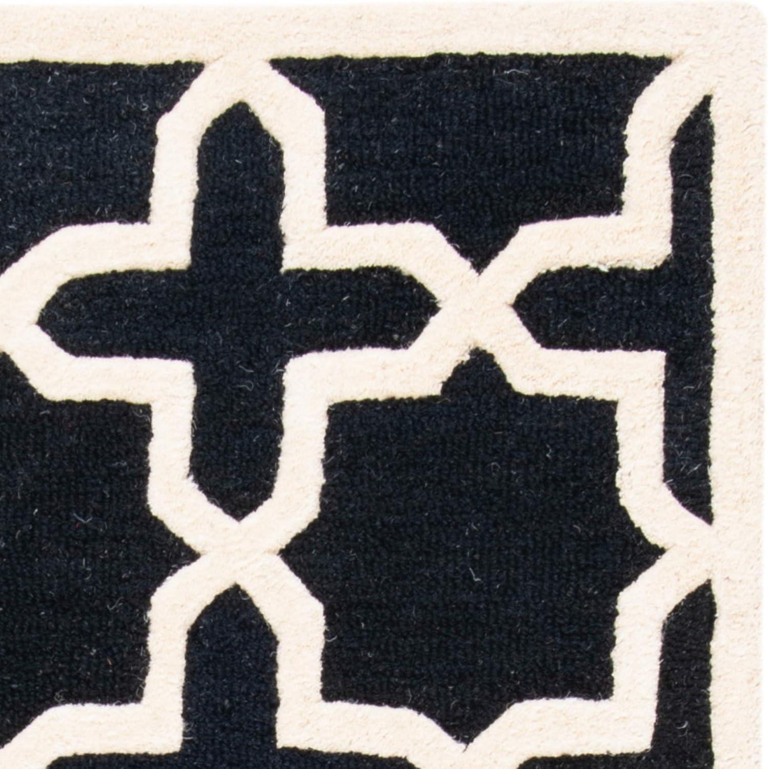 Cambridge CAM125 Tufted Indoor Area Rug - Black/Ivory - 4'x6' - Safavieh