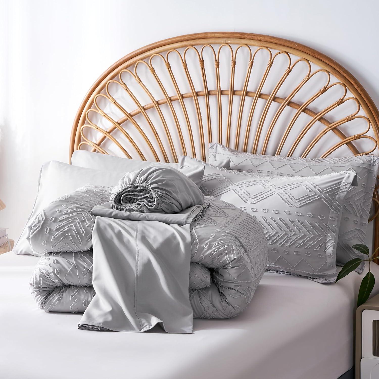 akkialla King Size Comforter Set 7 Pieces,Pink Boho Tufted Bedding Comforter Sets in King Size for All Seasons,Bed in a Bag with Comforter,Flat Sheet,Fitted Sheet,Pillowcases and Shams(Pink,King)