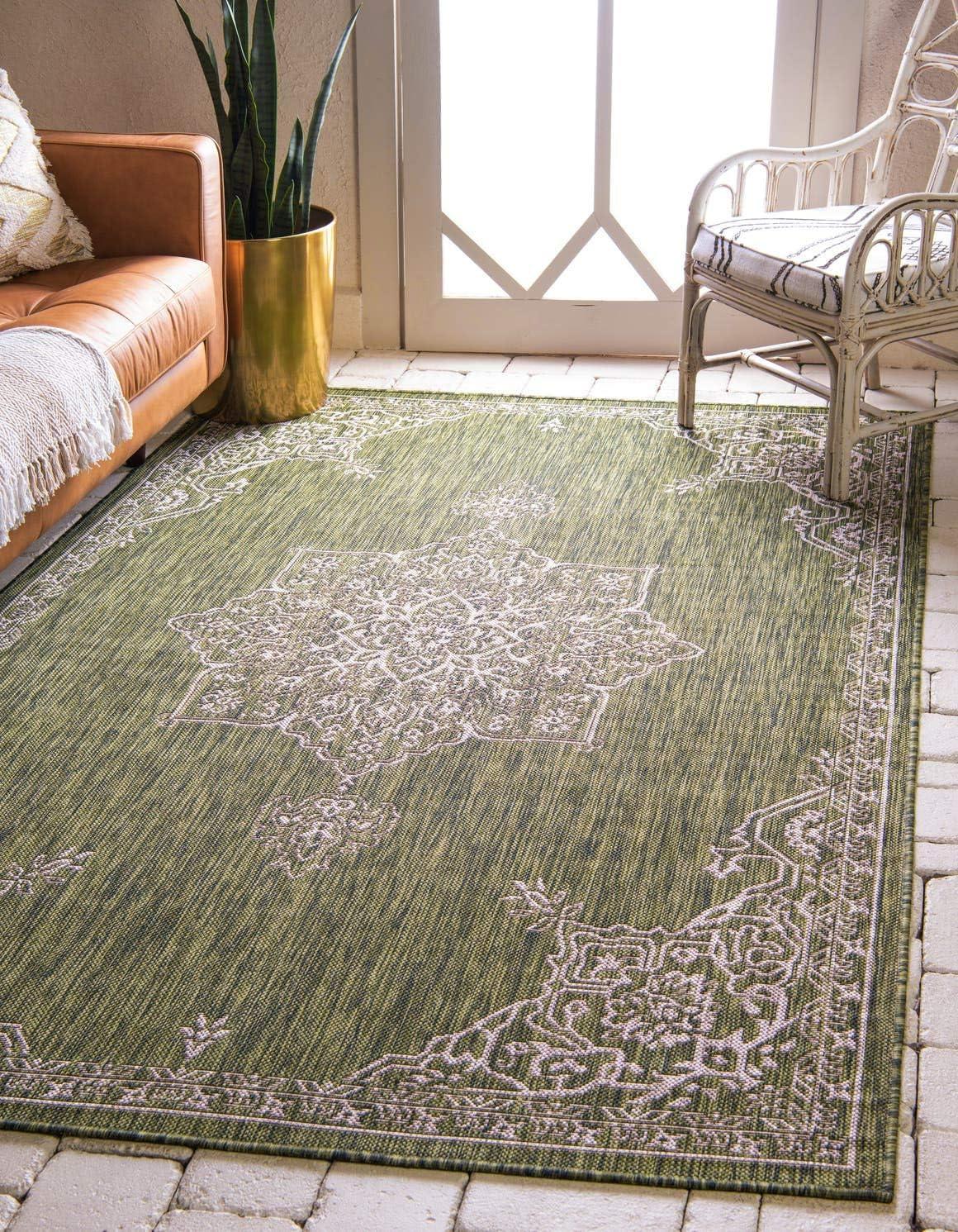 Unique Loom 7' 1 x 10' 0 Rectangle Indoor/Outdoor Traditional Green Area Rug