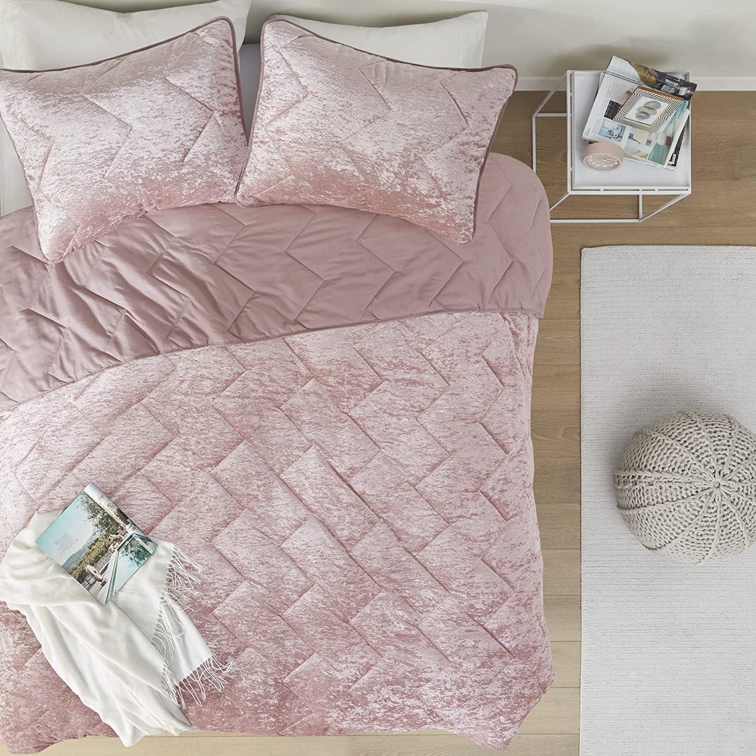 Comfort Spaces Juliette Luxe Comforter Set Velvet Lush with Soft Brushed Microfiber Reverse, All Season Cozy Velvet Bedding Sets, Fluffy Comforter Bed Set, Matching Sham, Blush Twin/Twin XL 2 Piece