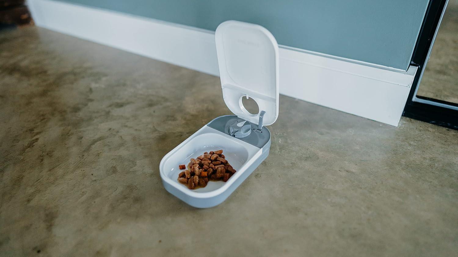 Cat Mate Single Meal Automatic Pet Feeder, BPA-Free, Fly-Proof, Holds 14 oz. of Wet Food