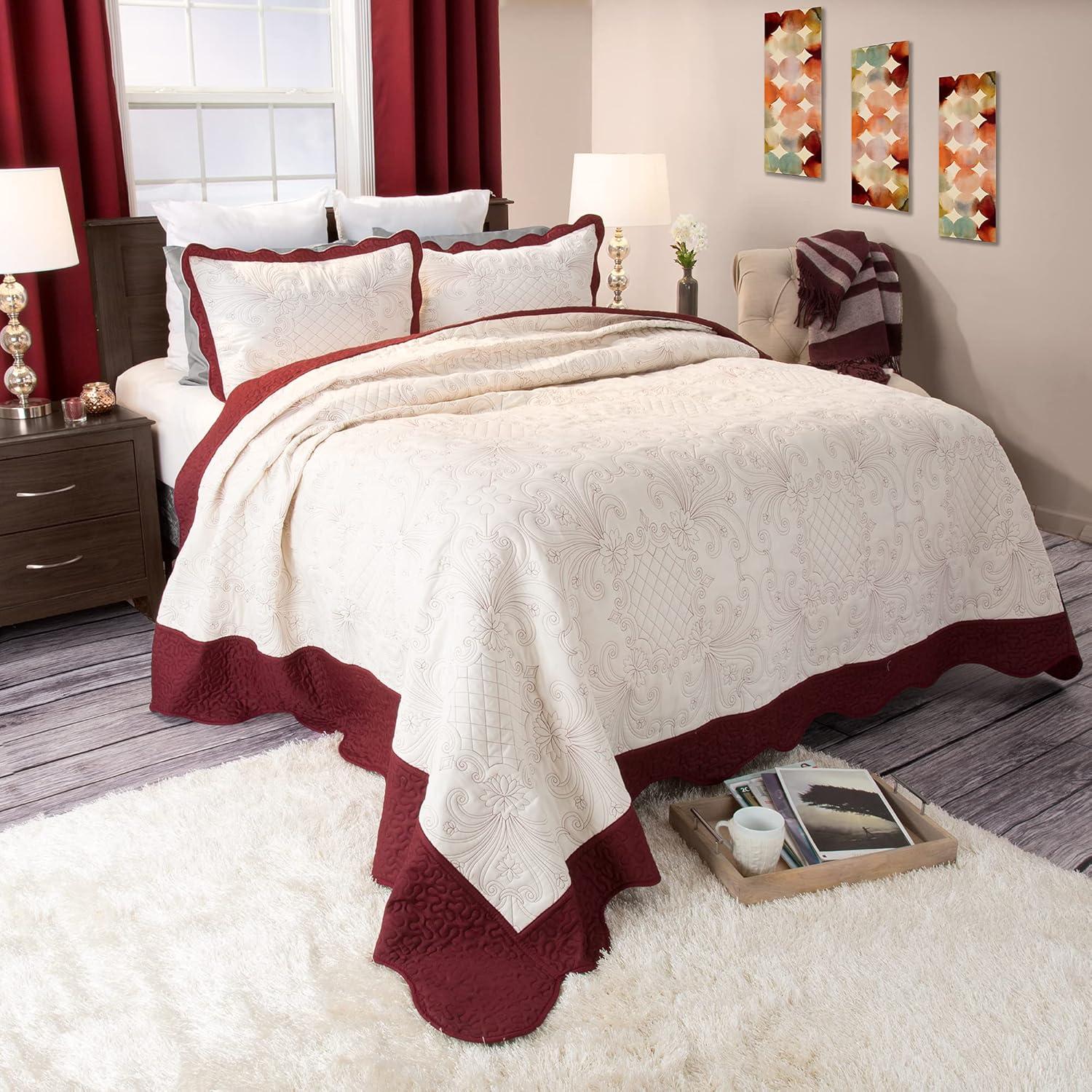 Juliette Classic Embroidered Twin Quilt with Pillow Sham - Machine Washable Lightweight Bedding