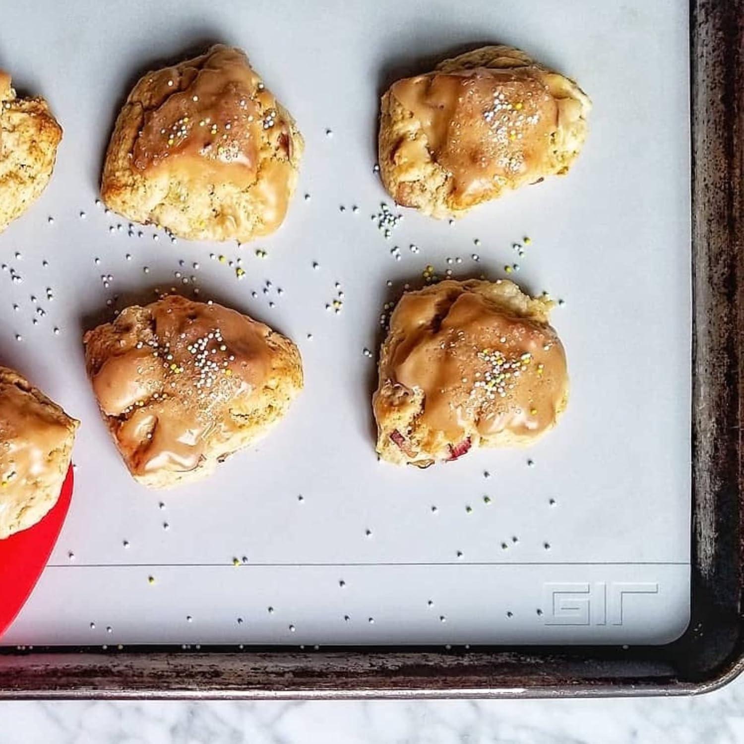 GIR: Get It Right Premium Silicone Baking Mat, 9x12-Inch, Red