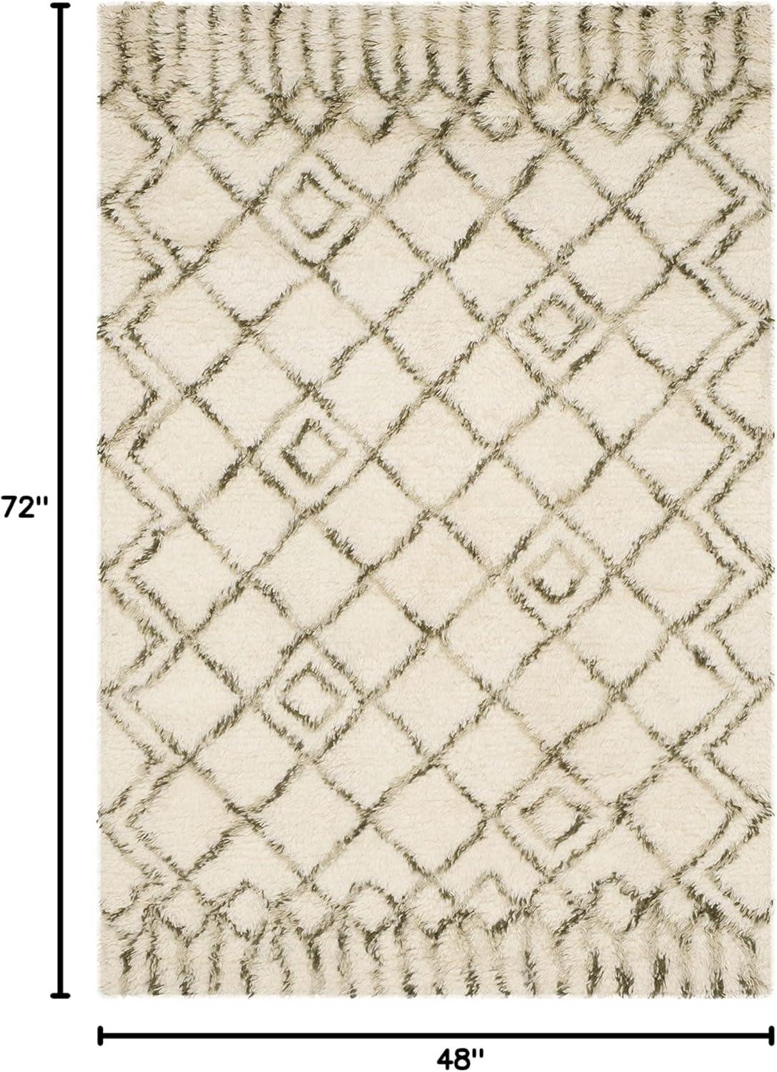 Safavieh  Handmade Casablanca Shag Santina Tribal Wool Rug Ivory/Green 4' x 6' 4' x 6' Indoor Living Room, Bedroom Green