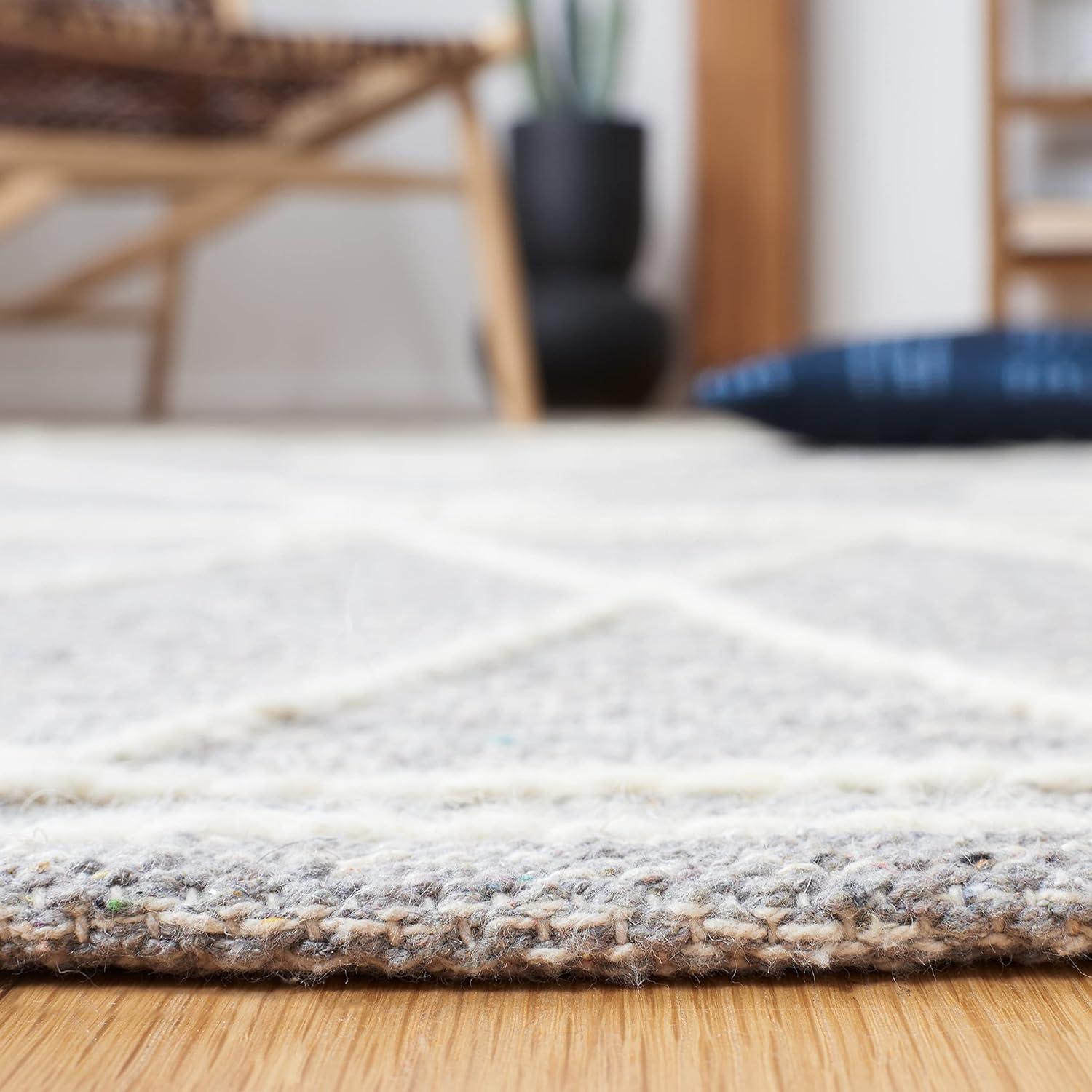 Steelside™ Holtby Southwestern Handmade Flatweave Gray/Ivory Area Rug