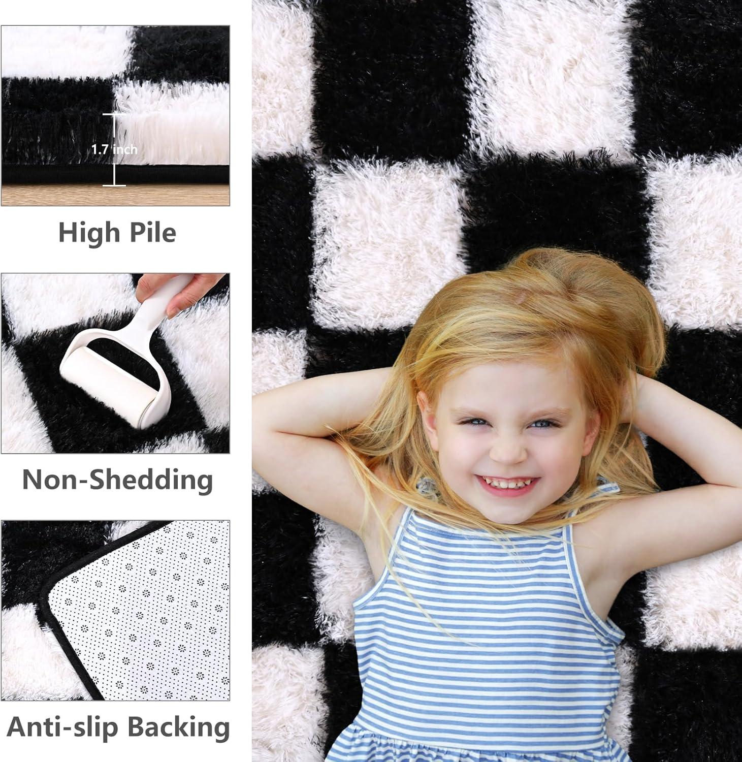 Corrigan Studio® Haylee Super Lightweight Plastic Straw Rug Checkered Black/White Outdoor Area Rug