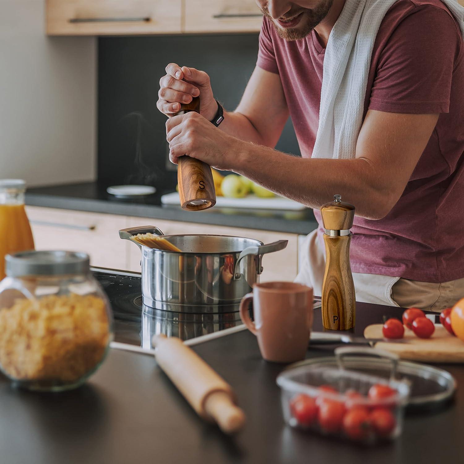 Wooden Salt and Pepper Grinder Set: Refillable Mills for Customized Coarseness - Ergonomic Design - Solid Acacia Wood - Stainless Steel Core - Perfect for Sea Salt and Peppercorns