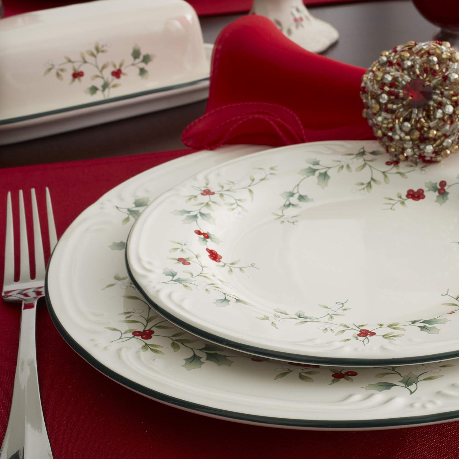 Winterberry Porcelain Holiday Dinnerware Set, Service for 4