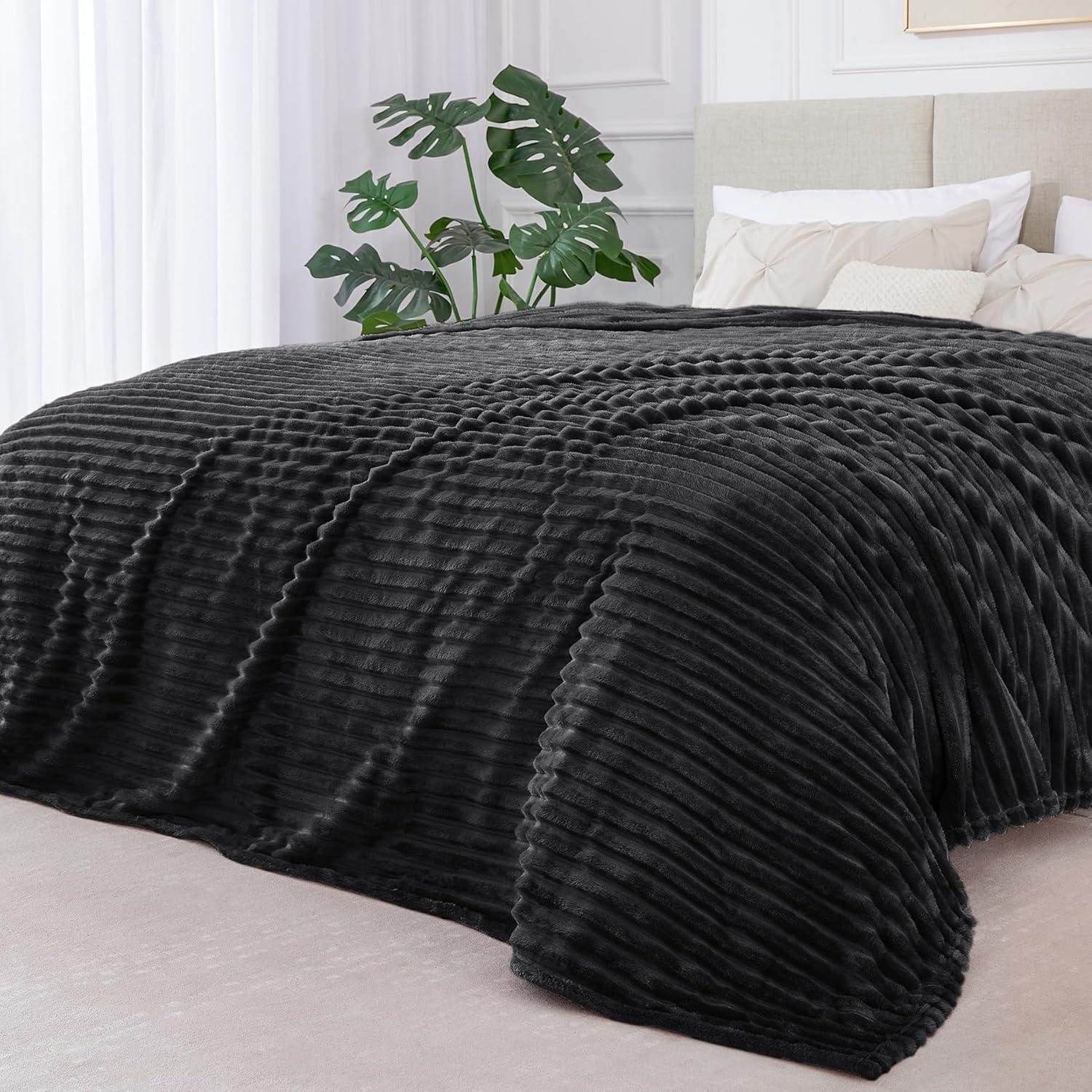 BEDELITE Fleece Blanket King Size – 3D Ribbed Jacquard Soft and Warm Decorative Fuzzy Blankets – Cozy, Fluffy, Plush Lightweight Throw Blankets for Couch, Bed, Sofa(Black, 108x90 inches)