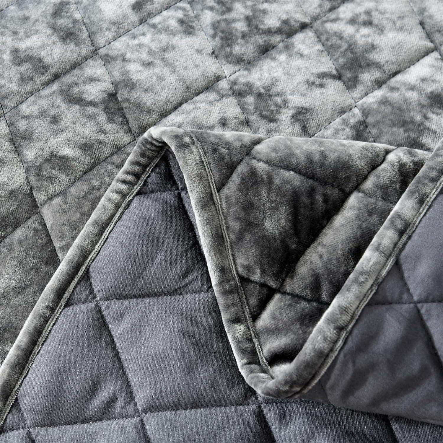 Royal Velvet Diamond Velvet Quilt Set