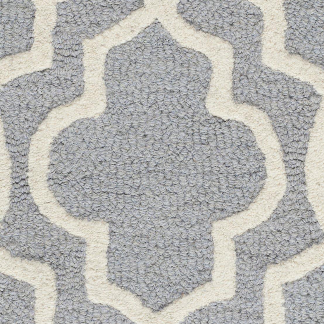 Silver and Ivory Hand-Tufted Wool Accent Rug 2'6" x 4'