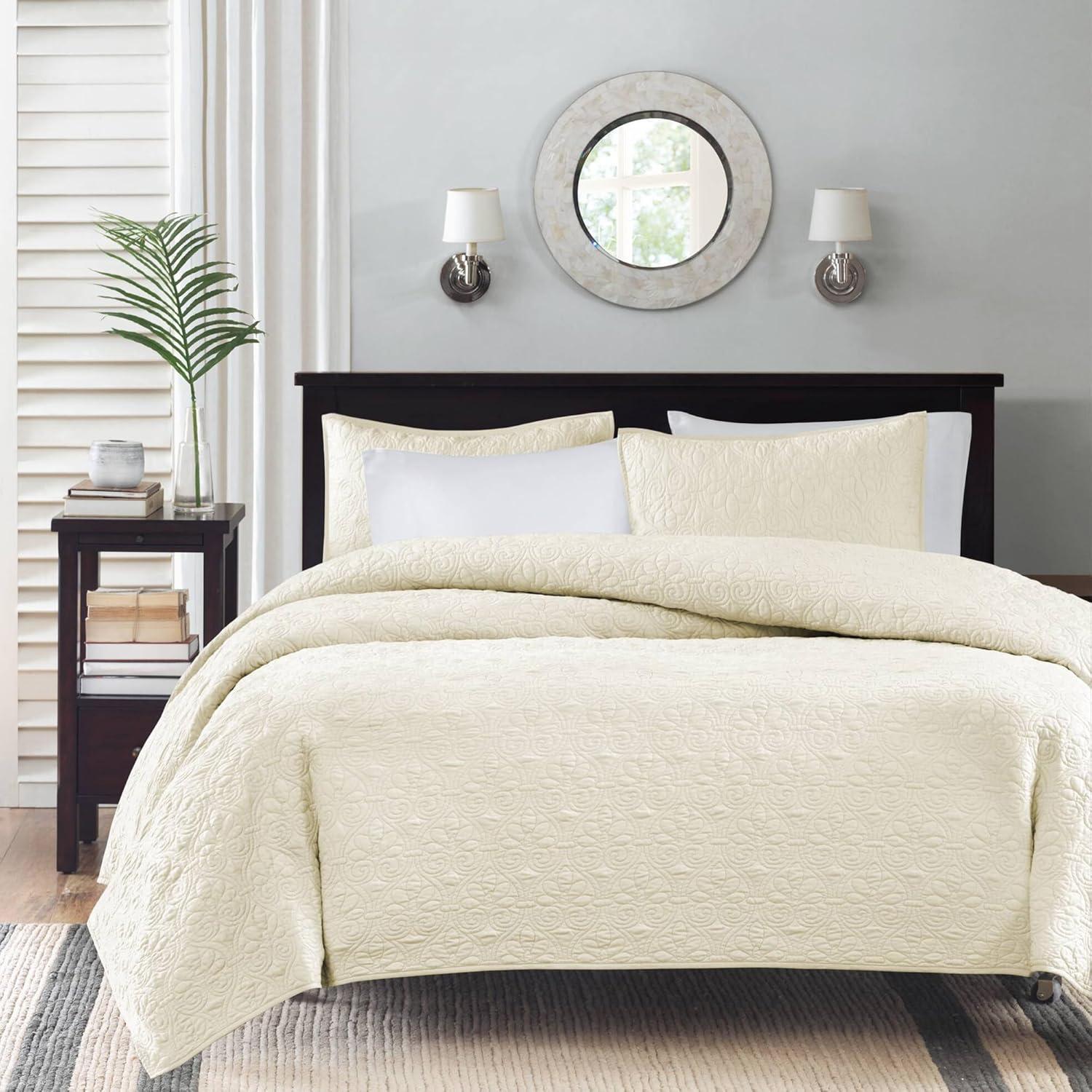 Madison Park Quebec Reversible Quilt Set