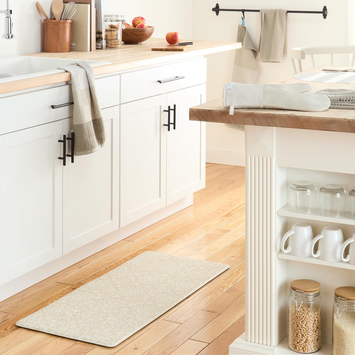 Town & Country Living TOWN & COUNTRY BASICS Comfort Plus Non-Slip Backing Vintage Medallion Tile Anti Fatigue Comfort Mat