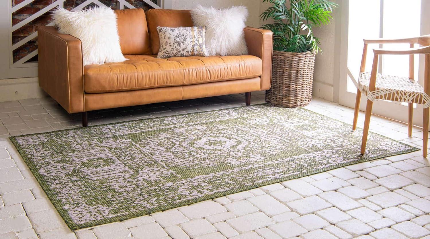 Green Synthetic Rectangular Outdoor Stain-Resistant Rug