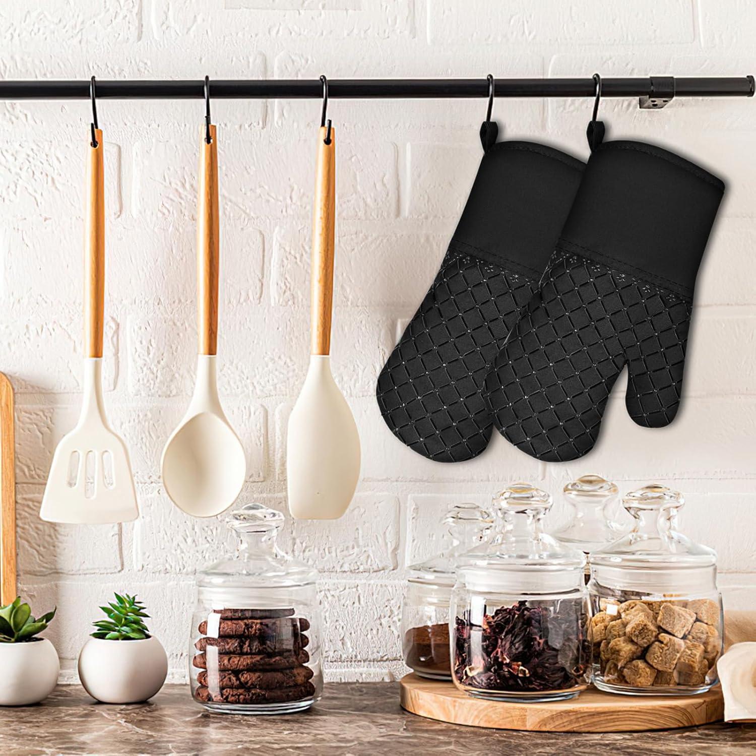 2PCS Oven Mitts and Pot Holders Sets 500°F Pot Holders for Kitchen Heat Resistant Oven Gloves Anti-Slip Silicone Stripe Oven Mitts Heat Resistant Hot Pads Oven Mits Potholders for Kitchens (Black)