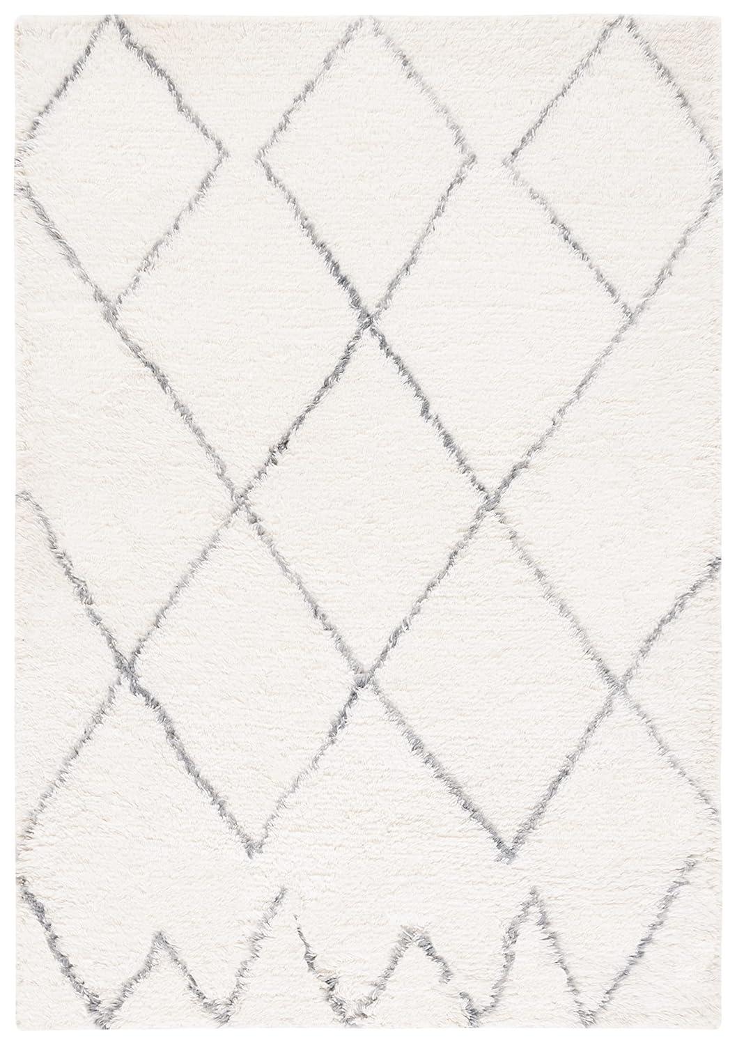 Henrie Geometric Handwoven Area Rug in Ivory/Gray