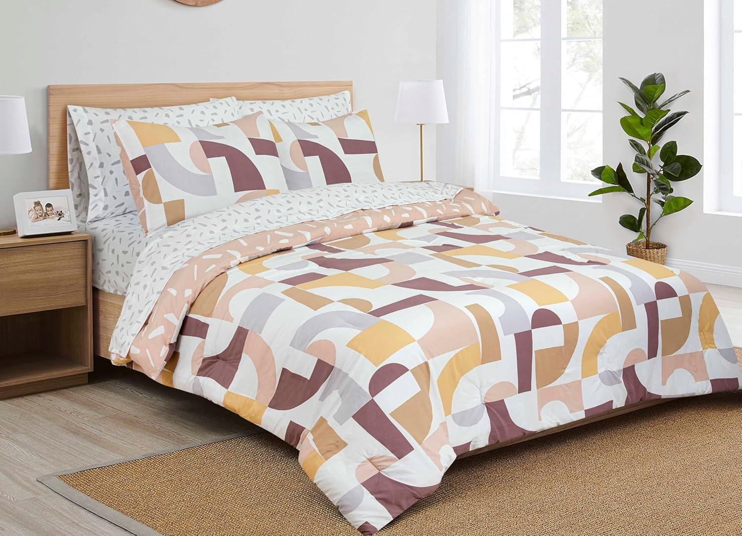 Twin Reversible Geometric Microfiber Bed in a Bag Set