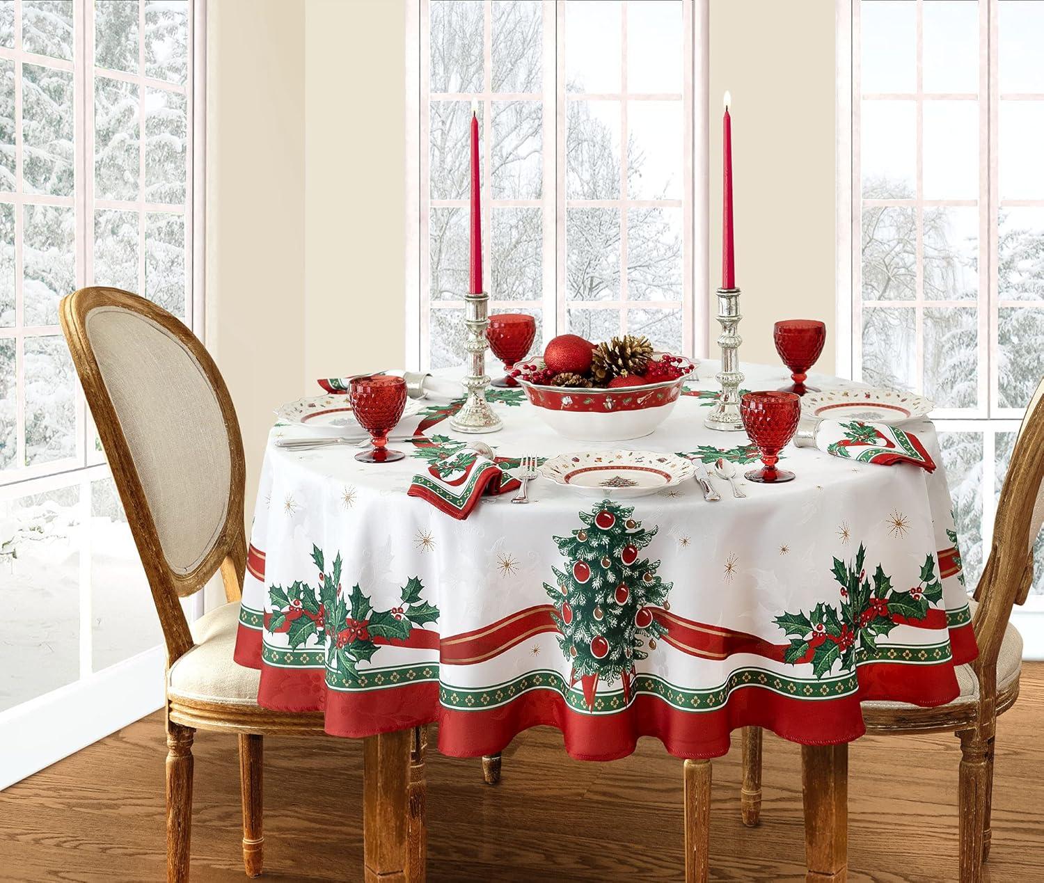 Toy's Delight Round/Oval Christmas Tablecloth