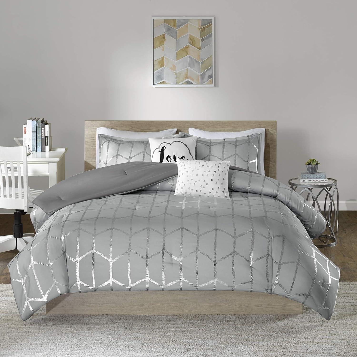 Intelligent Design Raina Metallic Printed Comforter Set