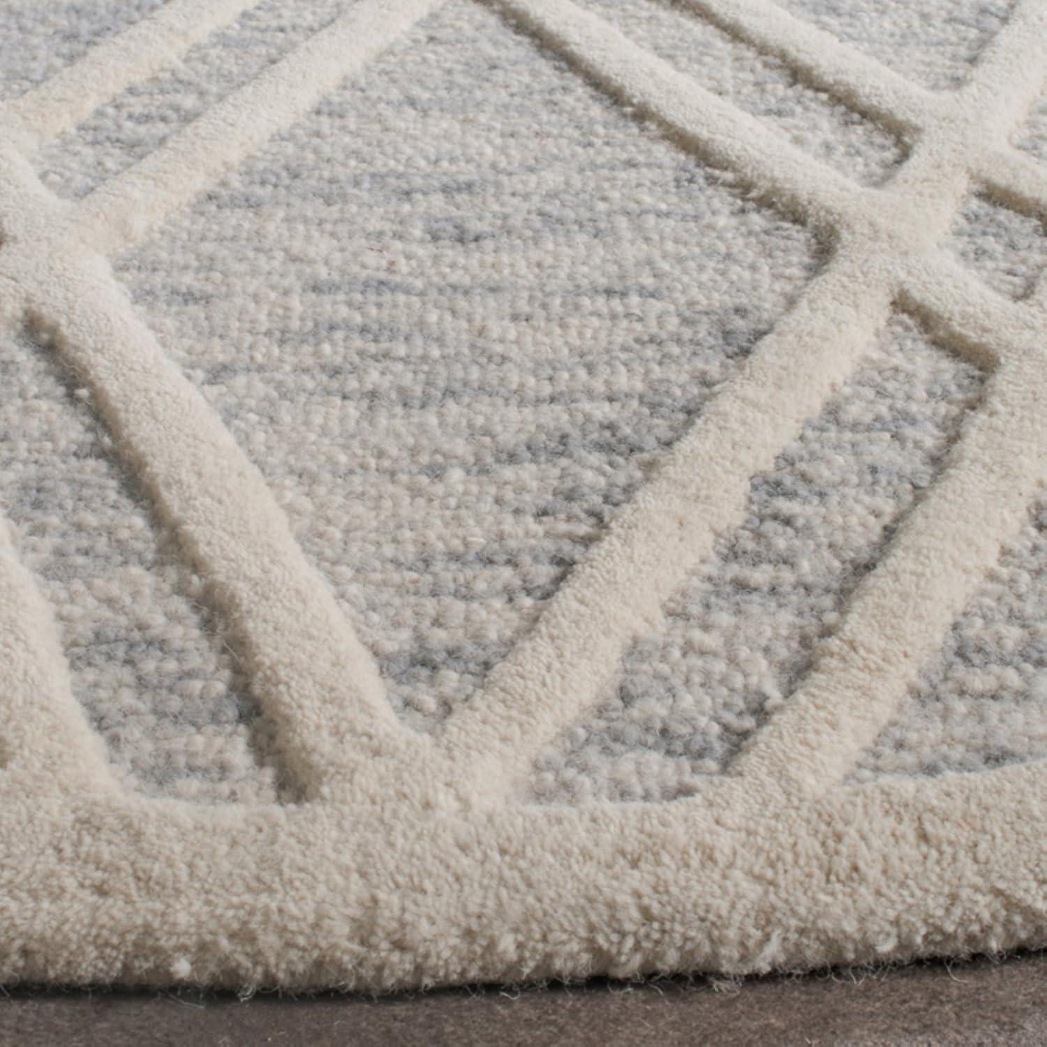 Cambridge CAM729 Hand Tufted Area Rug  - Safavieh
