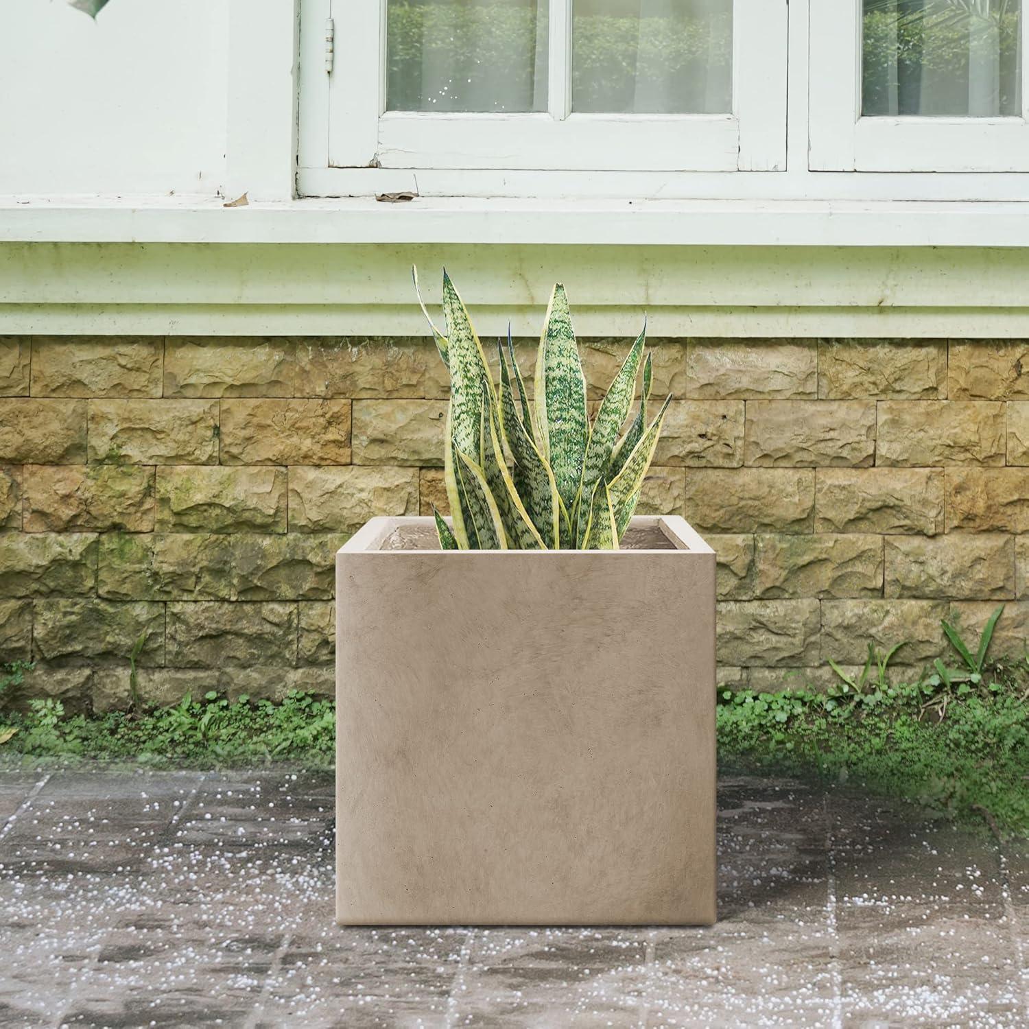 Rosemead Home & Garden, Inc. Kante Lightweight Modern Outdoor Concrete Square Planter