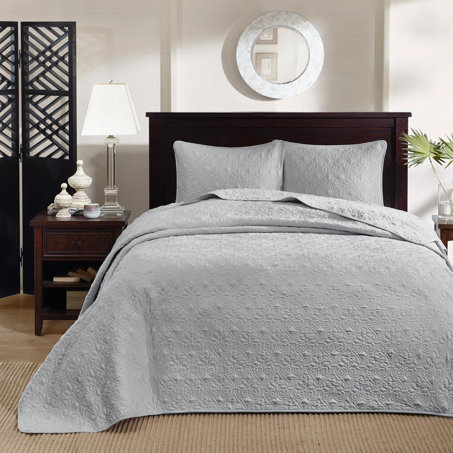 Quebec Reversible Bedspread Set