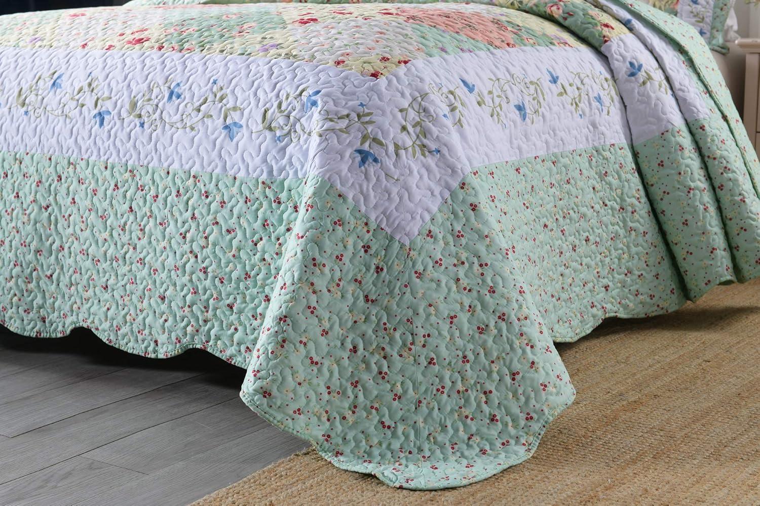 MarCielo Floral Quilt Set