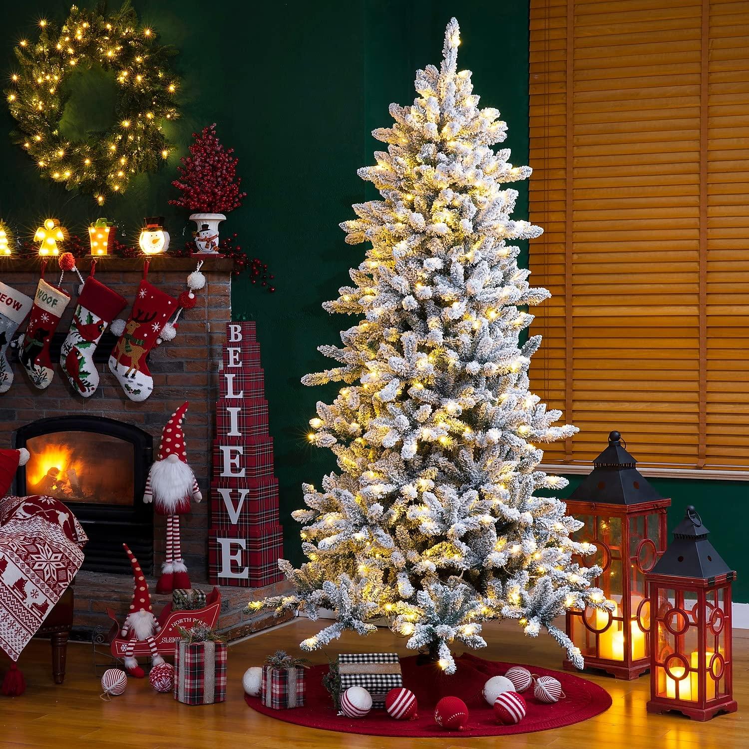 Glitz Design Glitzhome 7.5ft Pre-Lit Snow Flocked Fir Christmas Tree with 400 Warm White Lights