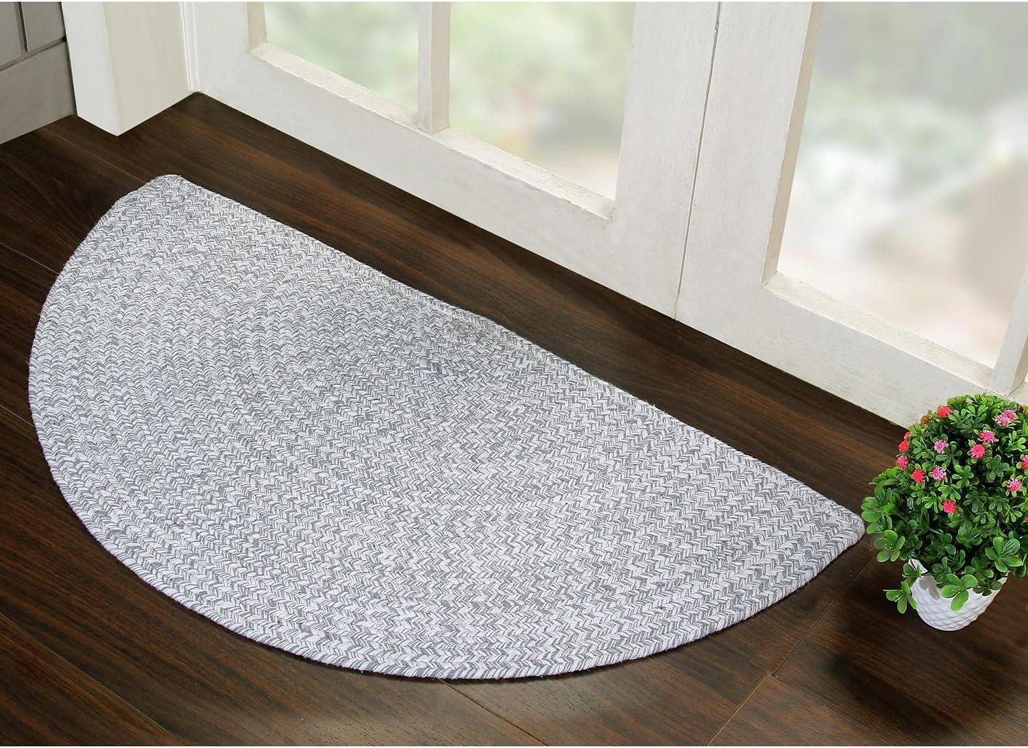 Gray and White Braided Cotton Oval Rug, 5' x 7'