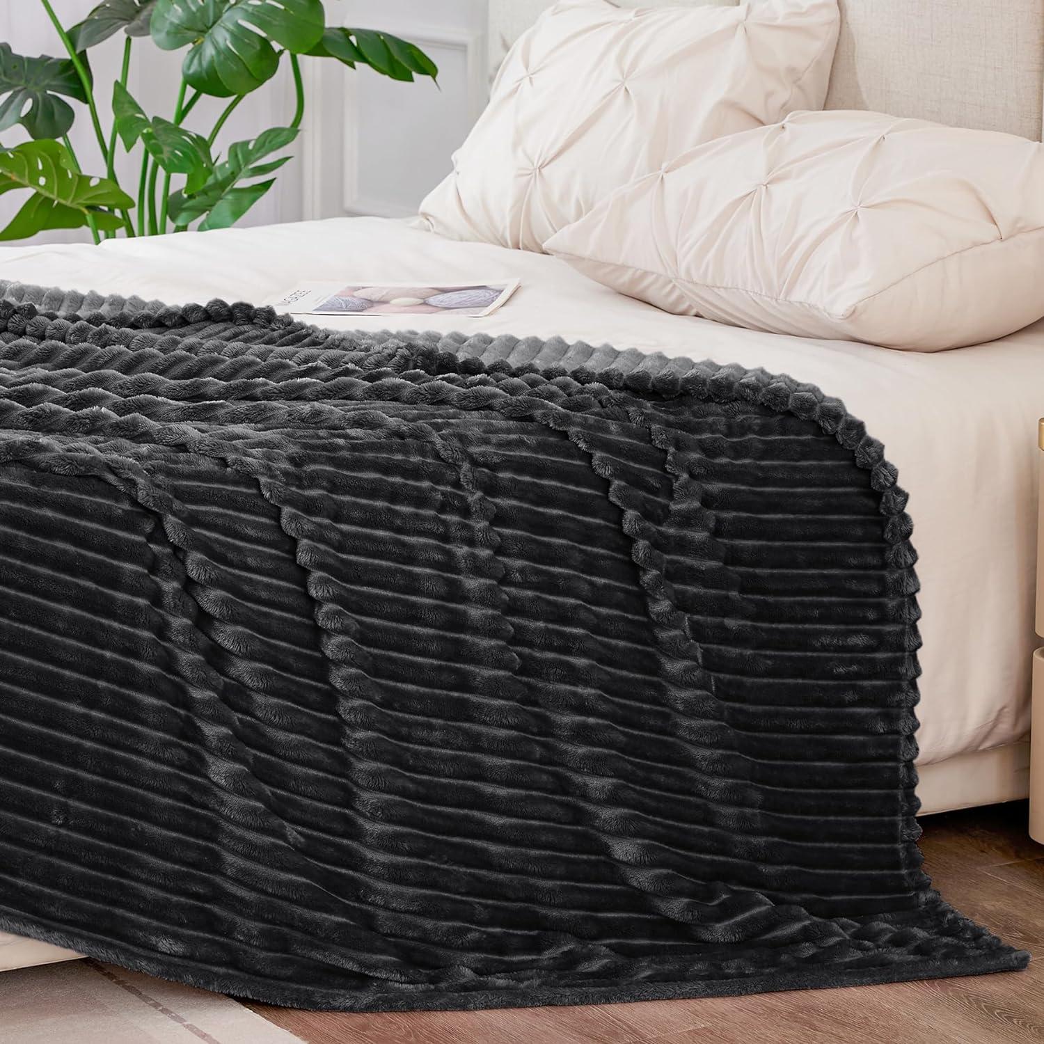 BEDELITE Fleece Blanket King Size – 3D Ribbed Jacquard Soft and Warm Decorative Fuzzy Blankets – Cozy, Fluffy, Plush Lightweight Throw Blankets for Couch, Bed, Sofa(Black, 108x90 inches)