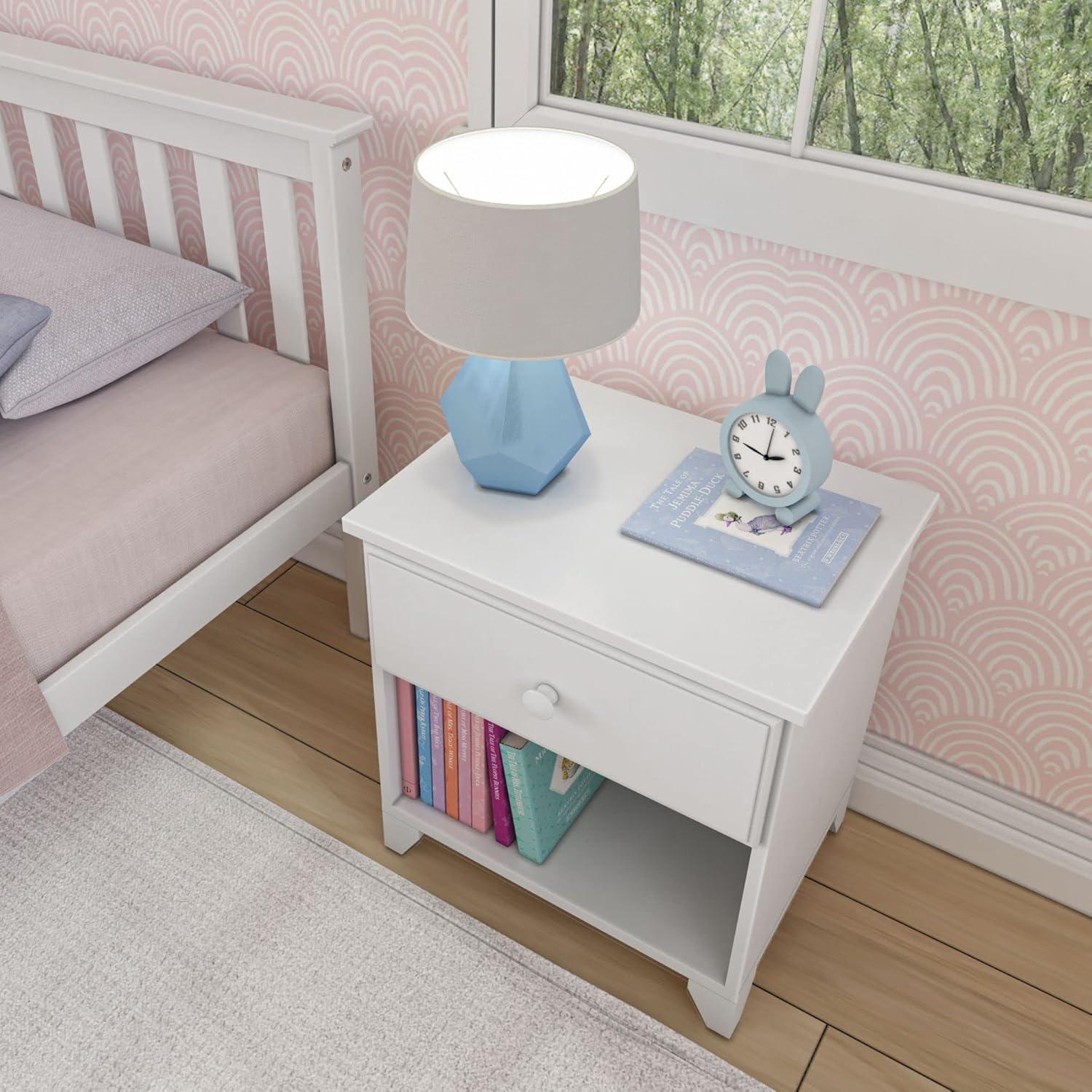 Max & Lily Classic Wood Nightstand with 1 Drawer, Kids Bedside Table/End Table, Small Nightstand for Bedroom, White
