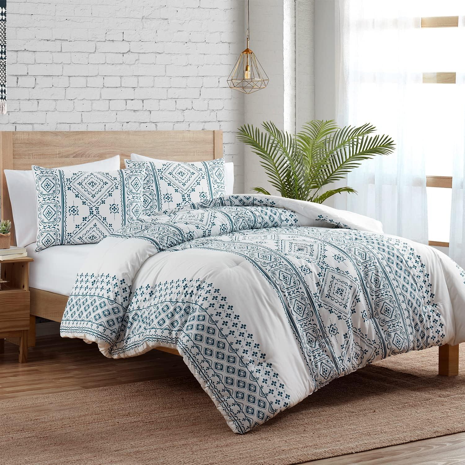 Twin White and Navy Microfiber Geometric Comforter Set