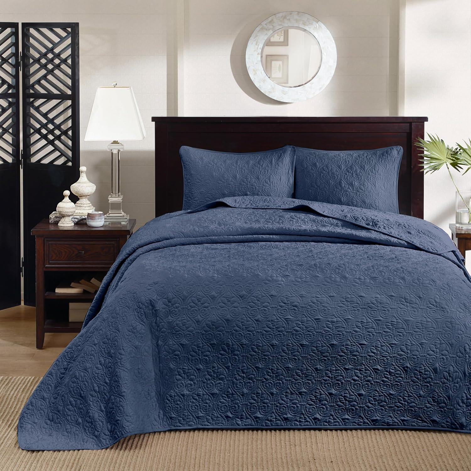Quebec Reversible Bedspread Set