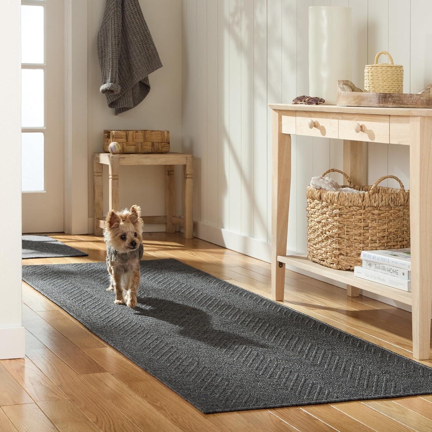 TOWN & COUNTRY BASICS Pax Herringbone Textured Solid Machine Washable Area Rug Black