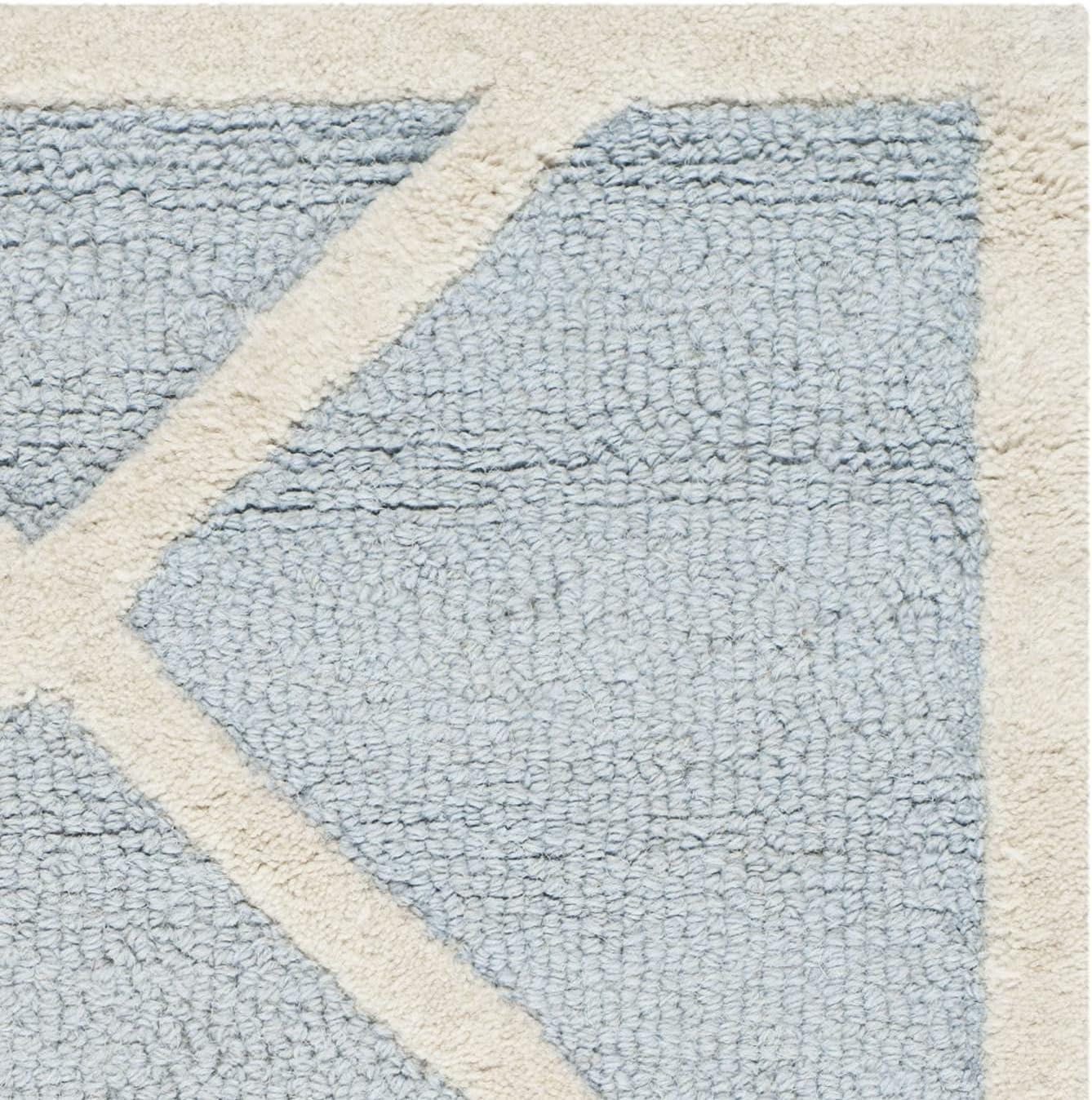 SAFAVIEH Cambridge Kennedy Geometric Diamonds Wool Area Rug, Light Blue/Ivory, 2' x 3'