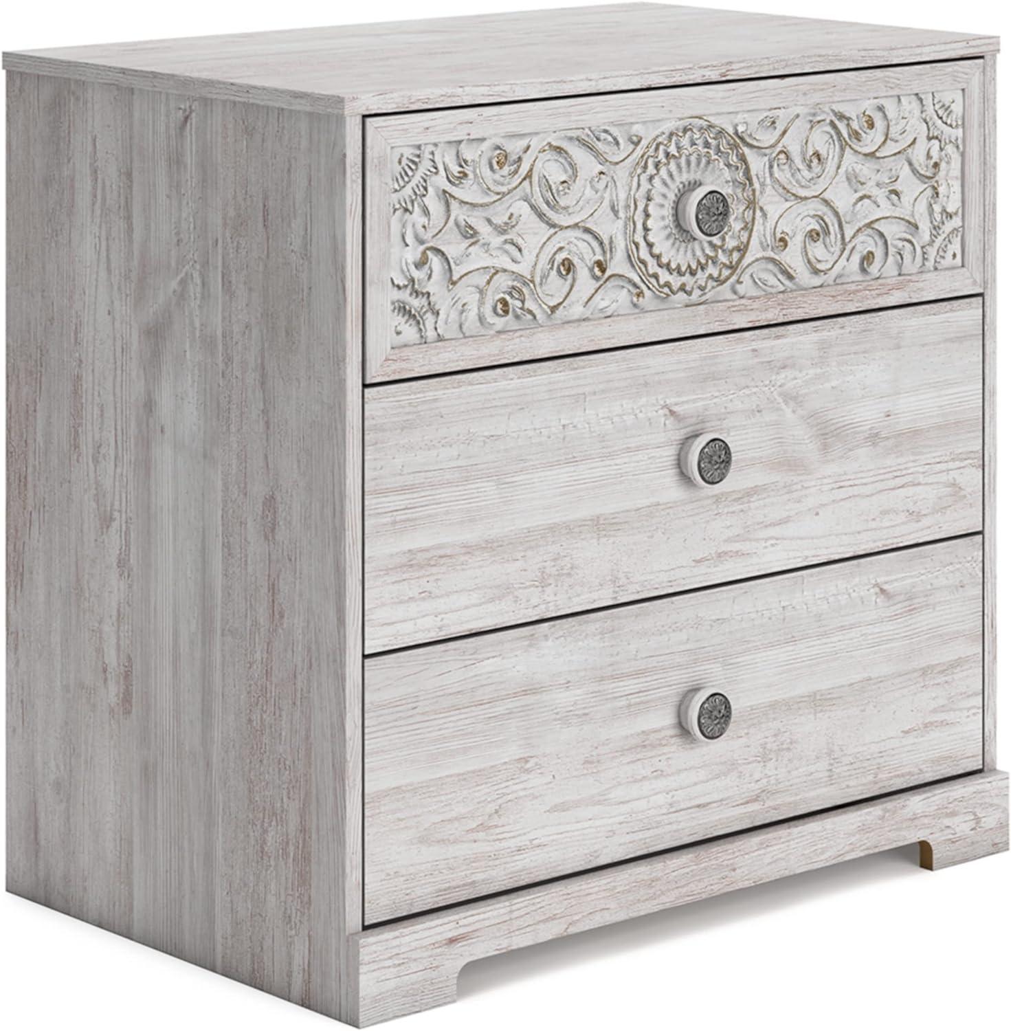 Whitewashed Medallion 3-Drawer Coastal Chest in White