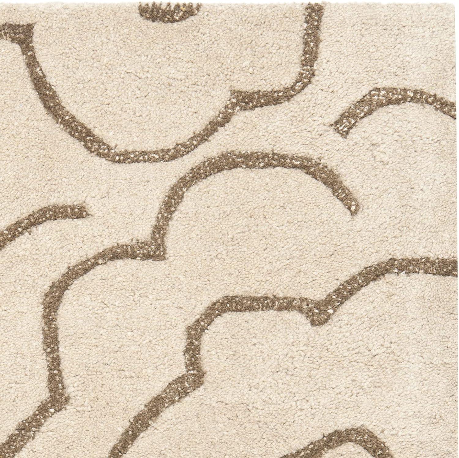 SAFAVIEH Soho Trinity Floral Wool Area Rug, Beige/Multi, 2' x 3'